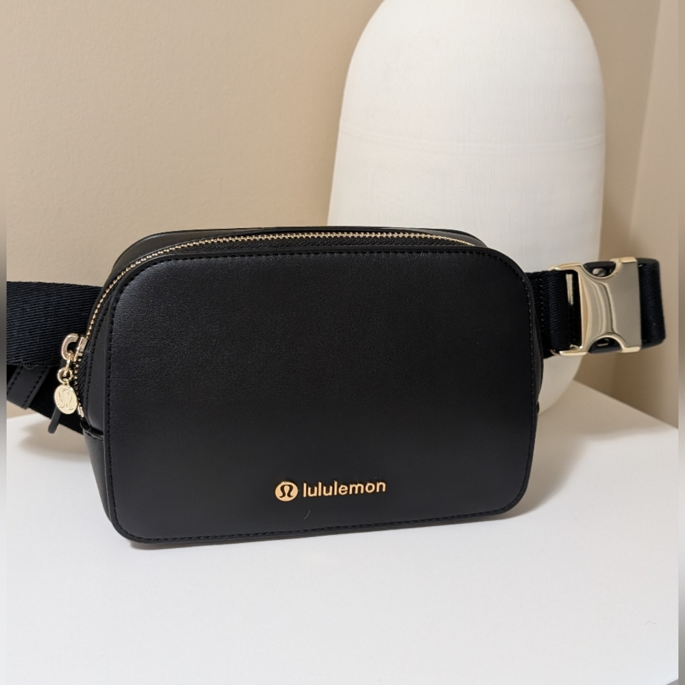 Lululemon Everywhere Belt Bag 1L Leather Alternative